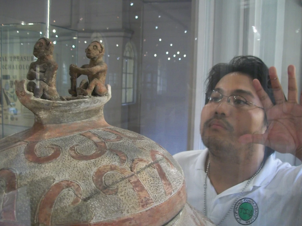 Manunggul Jar: Unraveling the Mysteries of Ancient Philippine Pottery