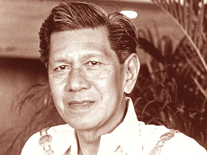 Nick Joaquin's The Woman Who Had Two Navels: A Groundbreaking Work of Philippine Fiction