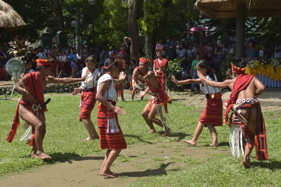 Sugpaw: The Rhythmic Rice Harvesting Dance of the Ifugao - Pinas Culture